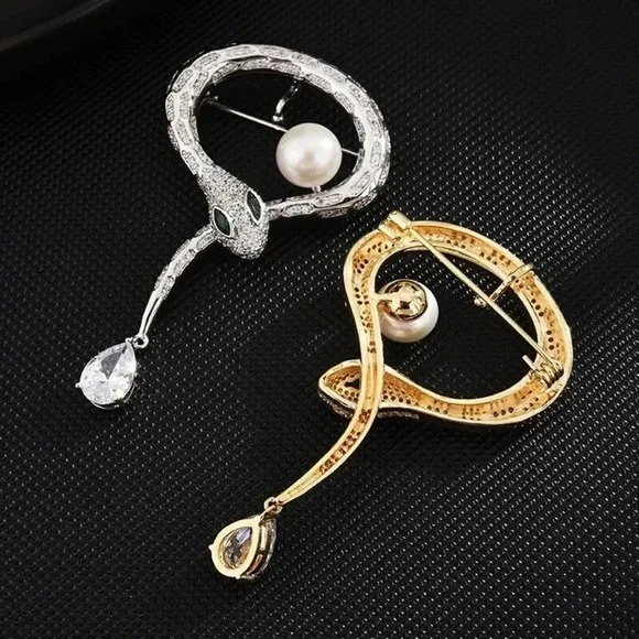 VQ Snake Brooch - Picture 6 of 8